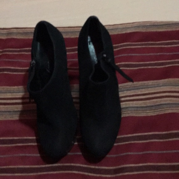Black suede booties - Picture 4 of 5